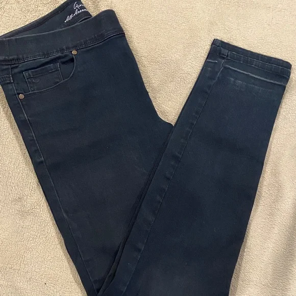 Gloria Vanderbilt Dark Blue Jeans - Picture 1 of 4